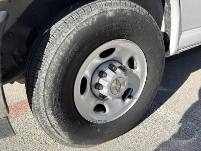 2025 Chevrolet Express Cutaway 3500 1WT