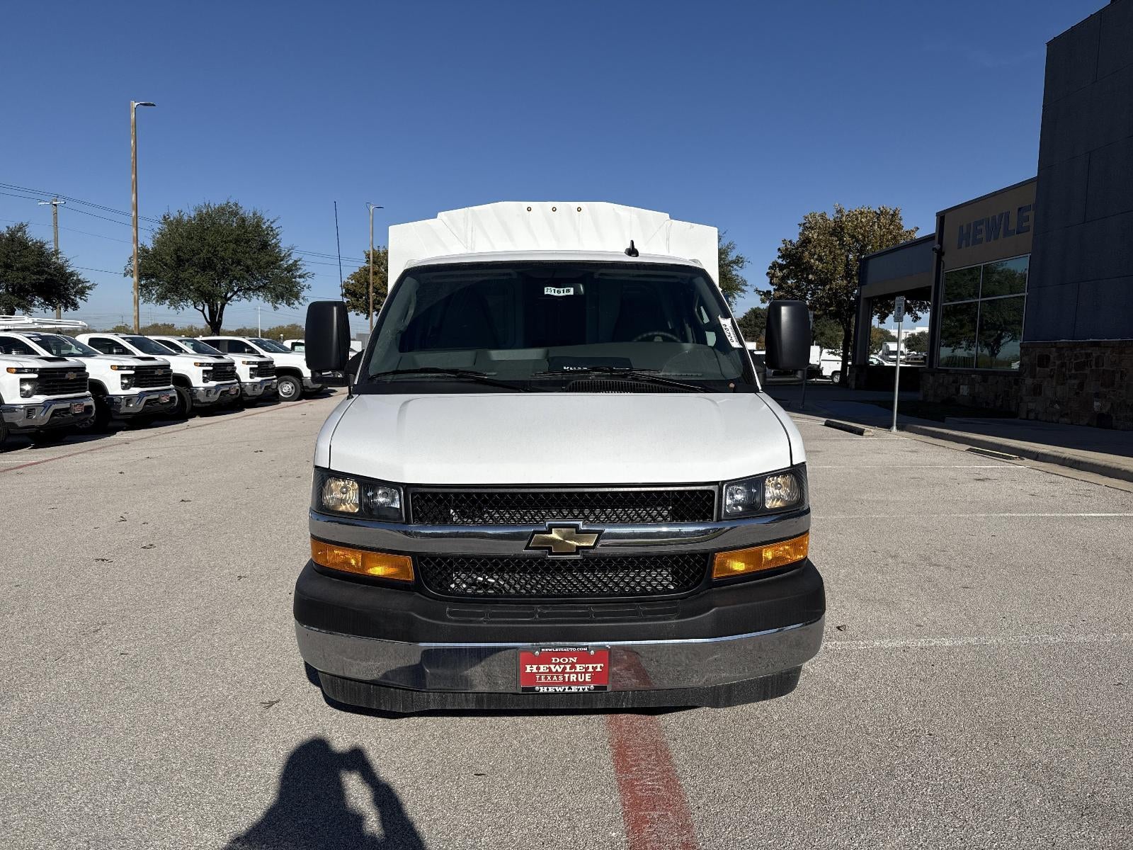 2025 Chevrolet Express Cutaway 3500 1WT