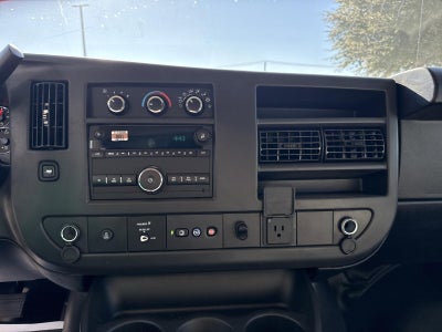 2025 Chevrolet Express Cutaway 3500 1WT