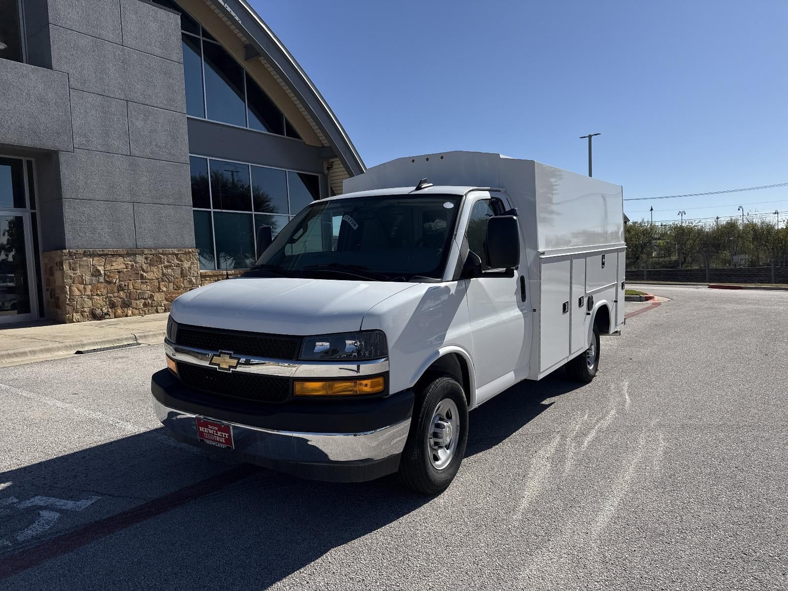 2025 Chevrolet Express Cutaway 3500 1WT