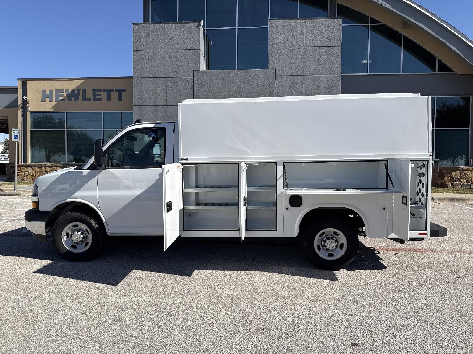 2025 Chevrolet Express Cutaway 3500 1WT