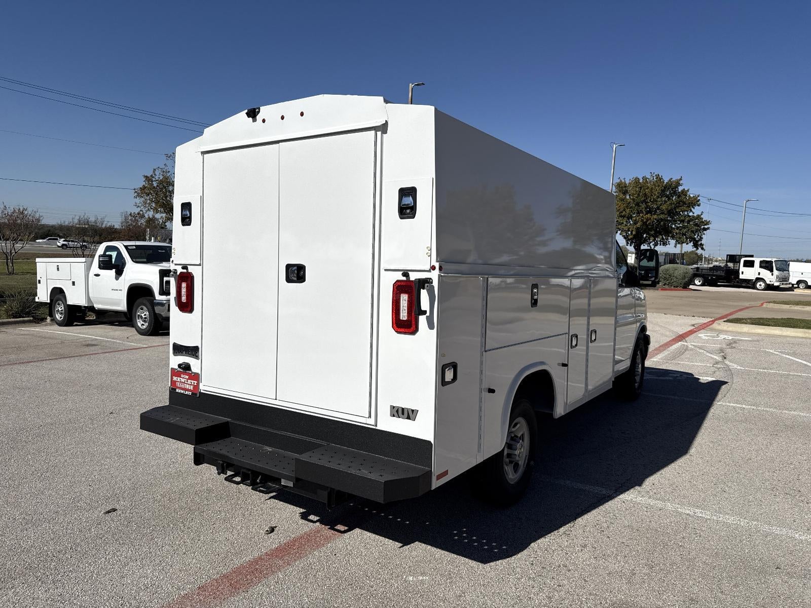 2025 Chevrolet Express Cutaway 3500 1WT