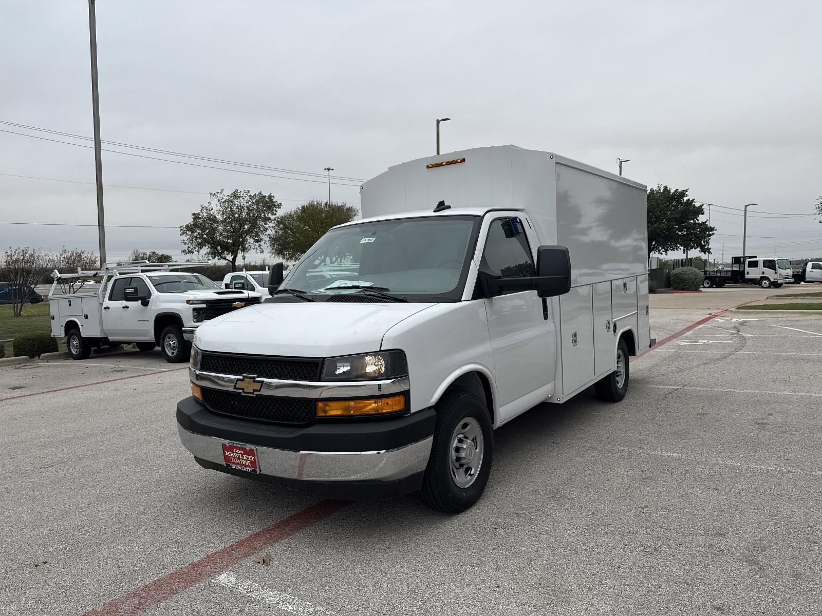 2025 Chevrolet Express Cutaway 3500 1WT