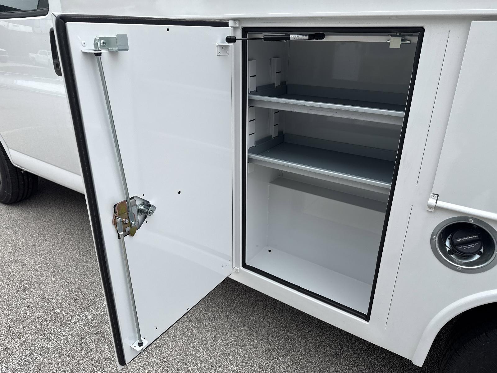 2025 Chevrolet Express Cutaway 3500 1WT