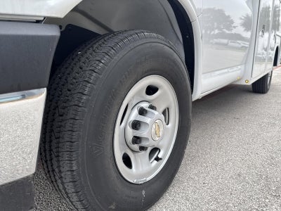 2025 Chevrolet Express Cutaway 3500 1WT