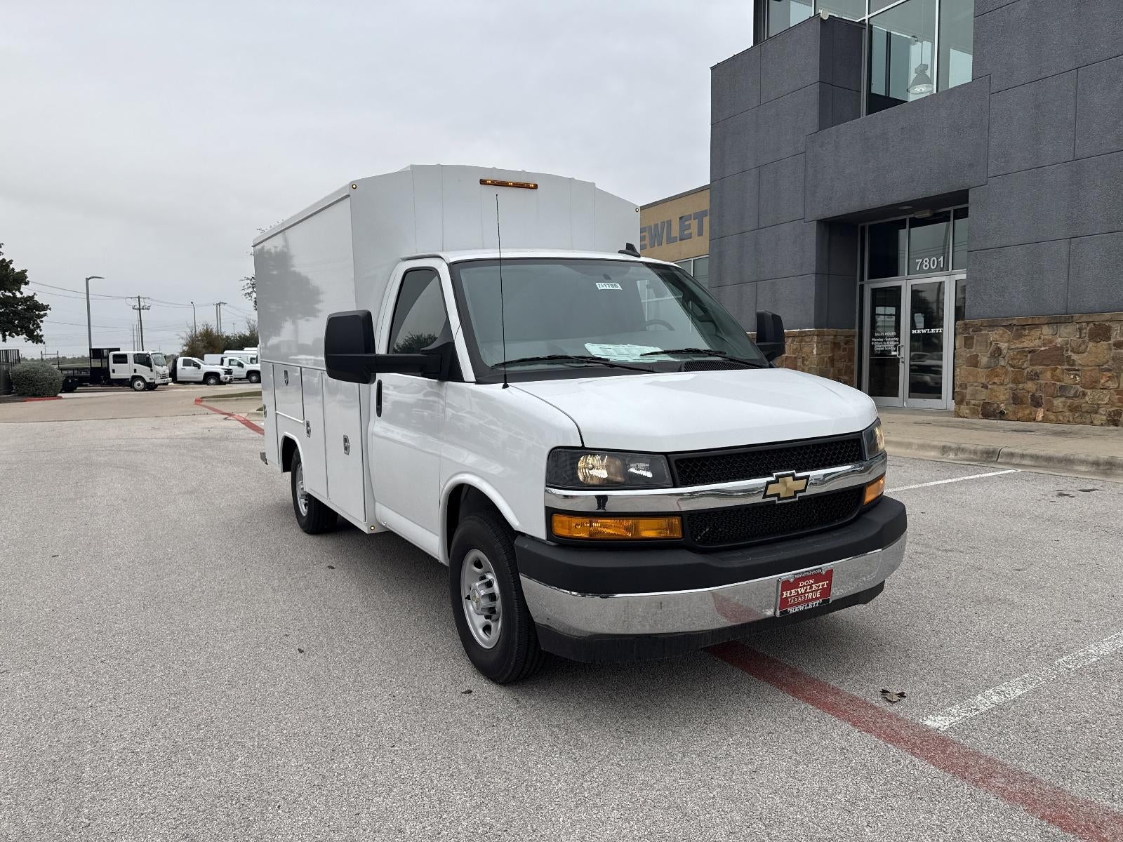 2025 Chevrolet Express Cutaway 3500 1WT