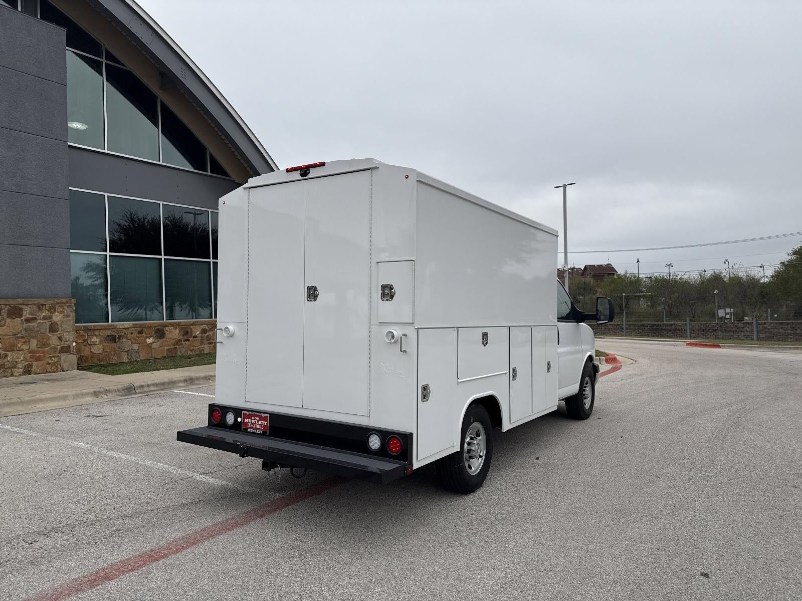 2025 Chevrolet Express Cutaway 3500 1WT