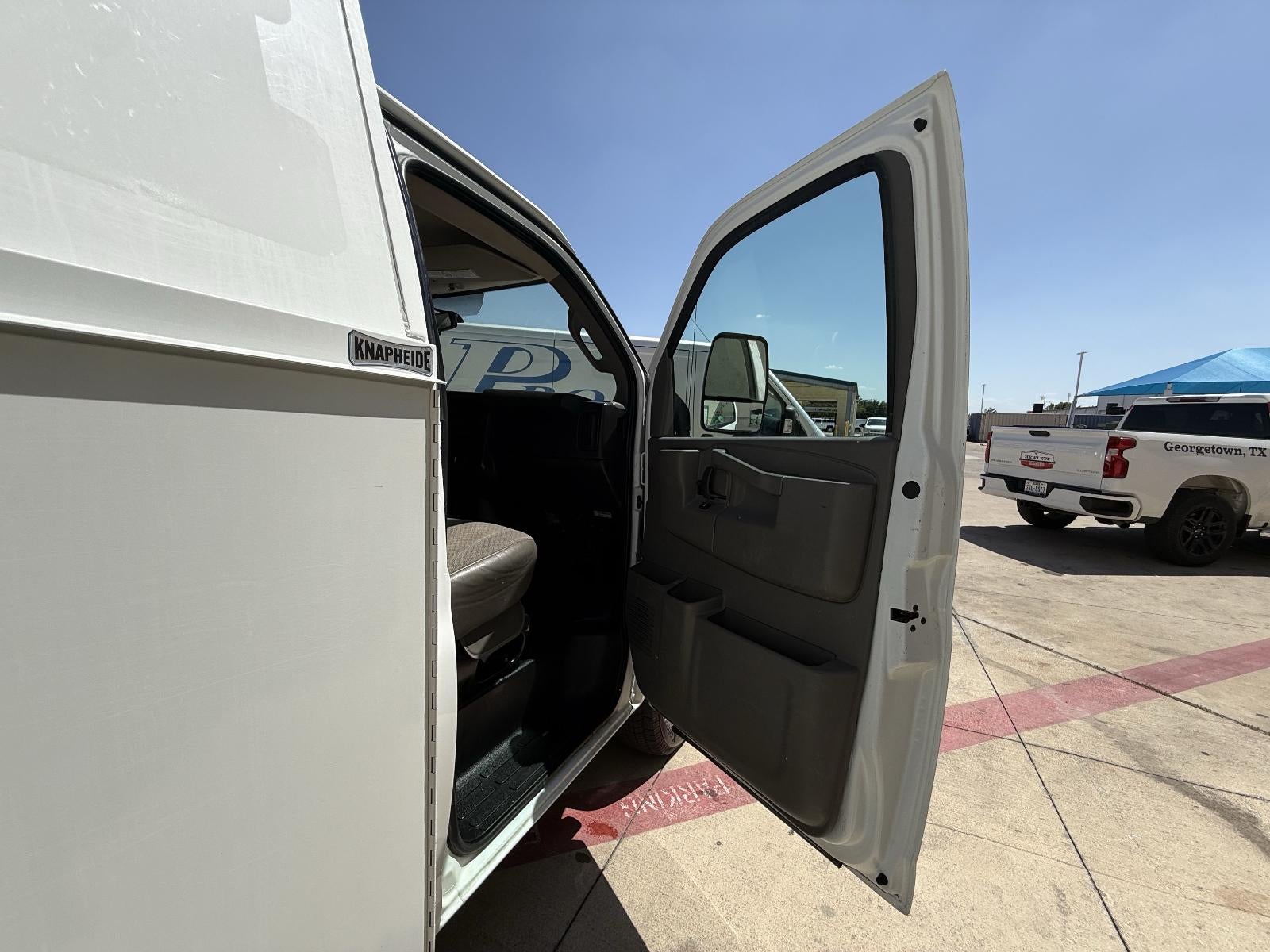 2021 Chevrolet Express Cutaway 3500 Work Van