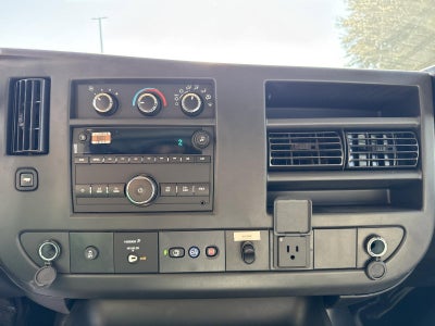 2025 Chevrolet Express Cutaway 3500 1WT