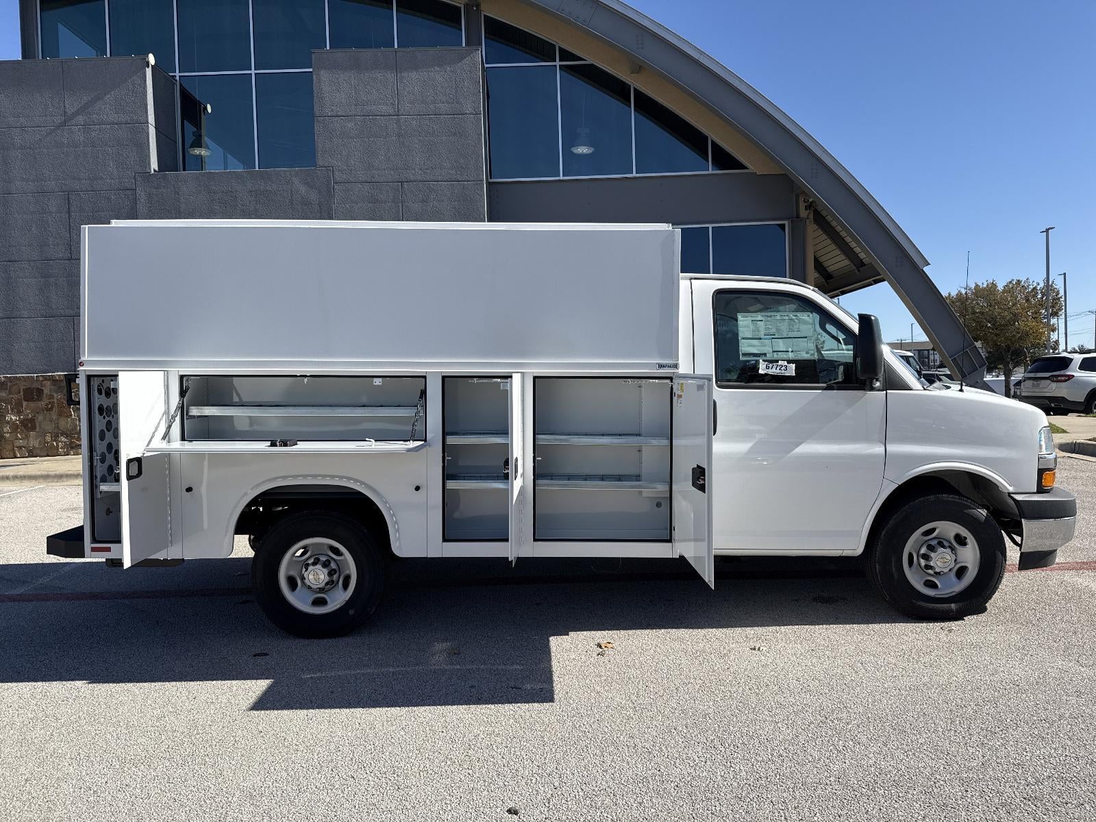 2025 Chevrolet Express Cutaway 3500 1WT