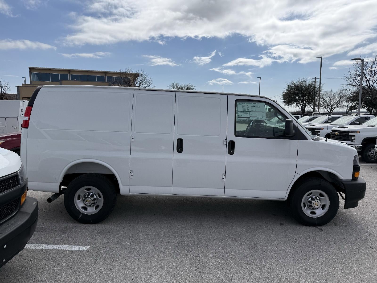 2025 Chevrolet Express Cargo 2500 WT