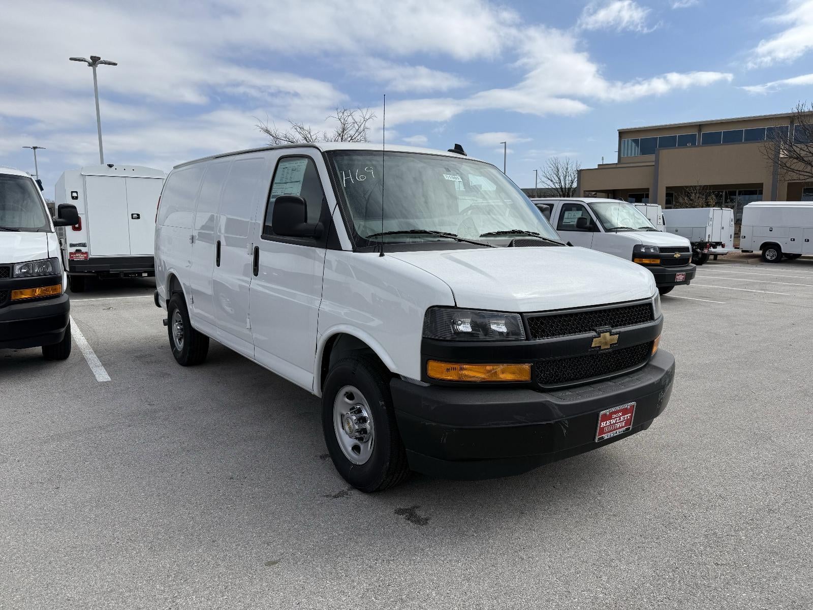 2025 Chevrolet Express Cargo 2500 WT