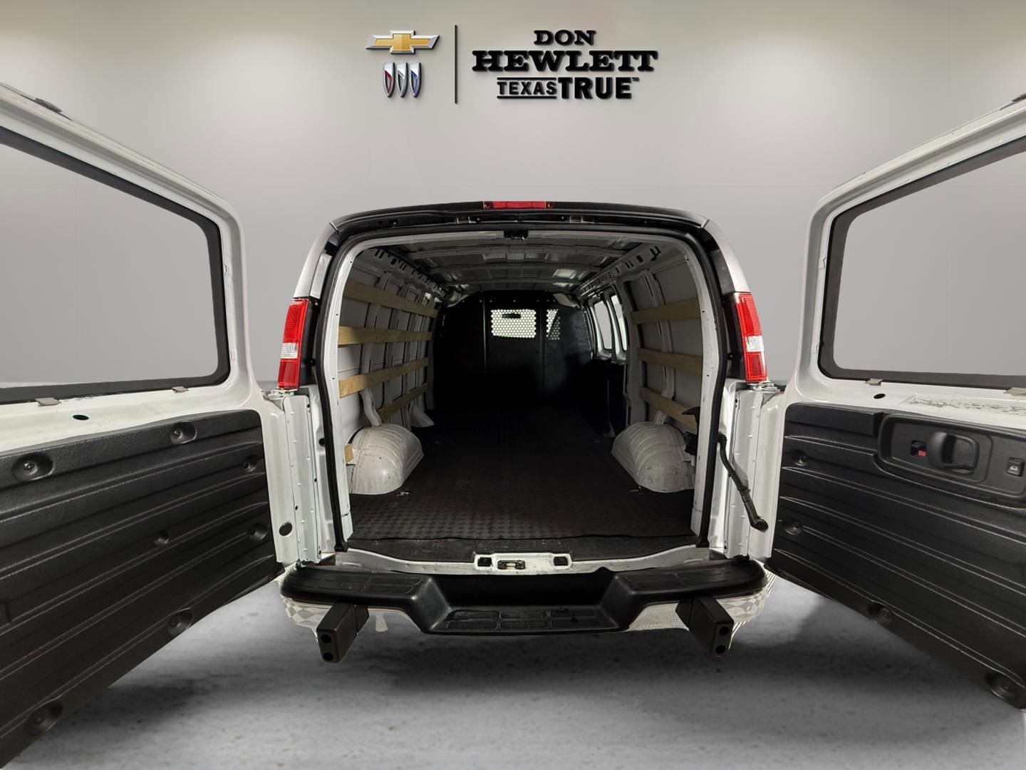 2024 Chevrolet Express Cargo 2500 WT