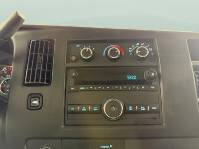 2024 Chevrolet Express Cargo 2500 WT