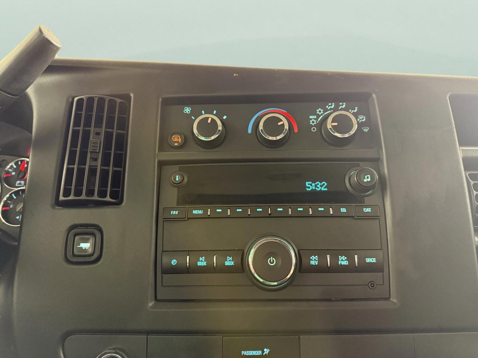 2024 Chevrolet Express Cargo 2500 WT