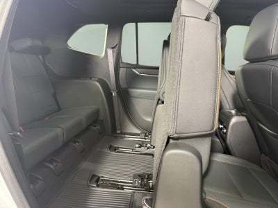 2024 GMC Acadia AT4
