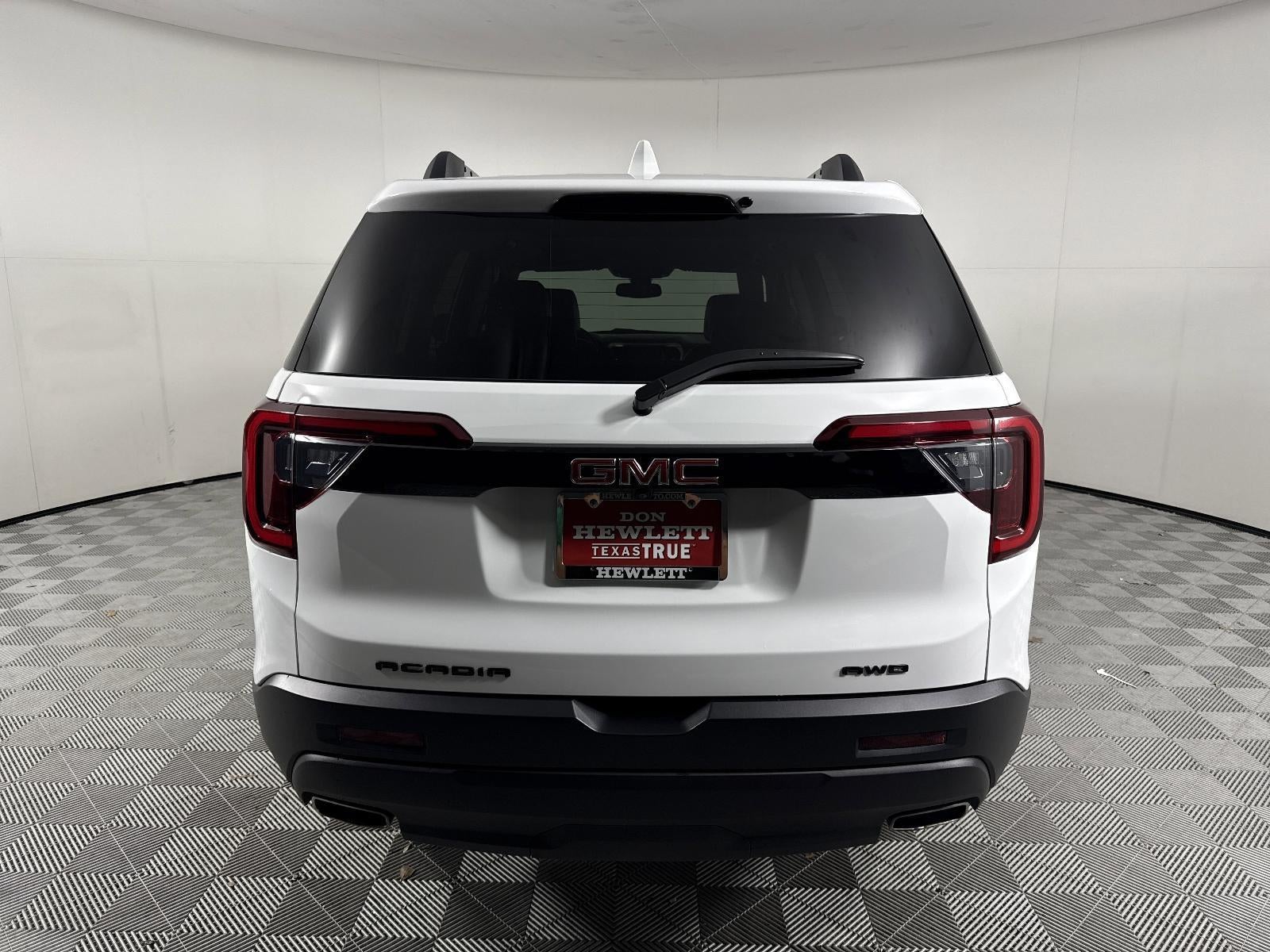 2023 GMC Acadia SLT