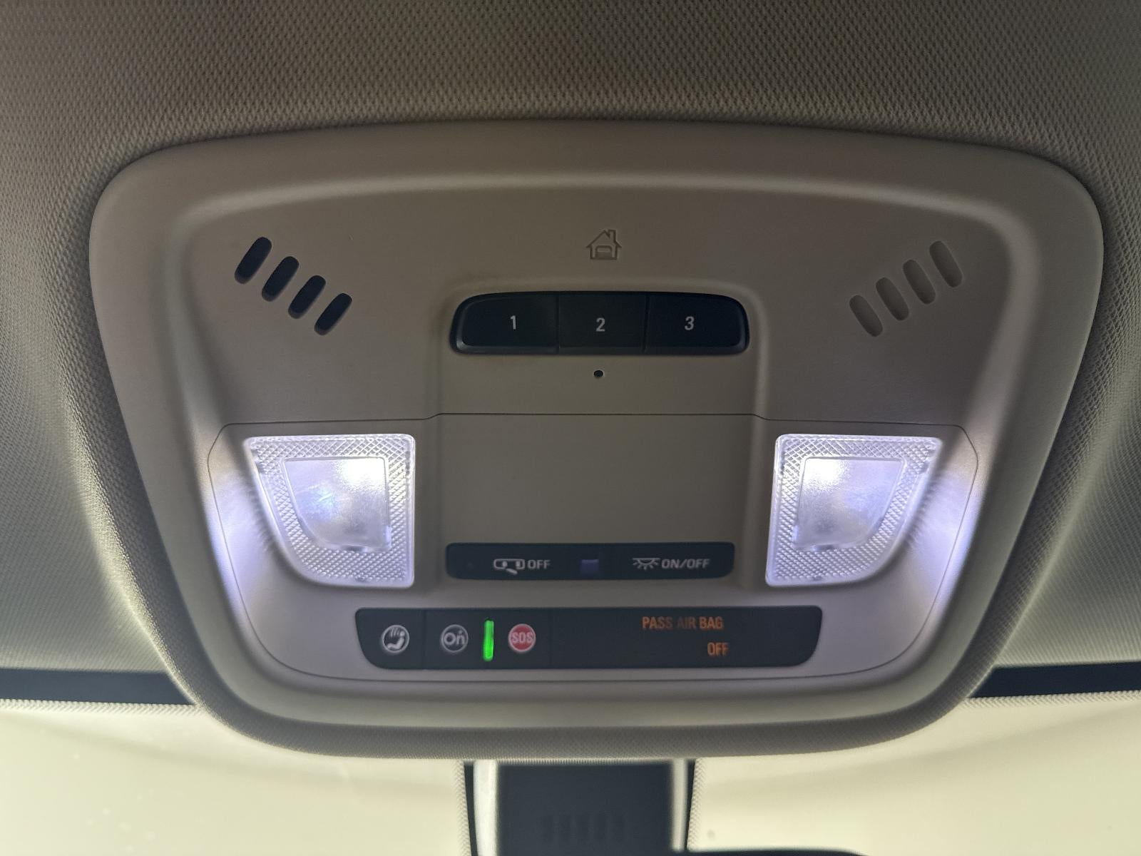 2018 Chevrolet Traverse LT Cloth