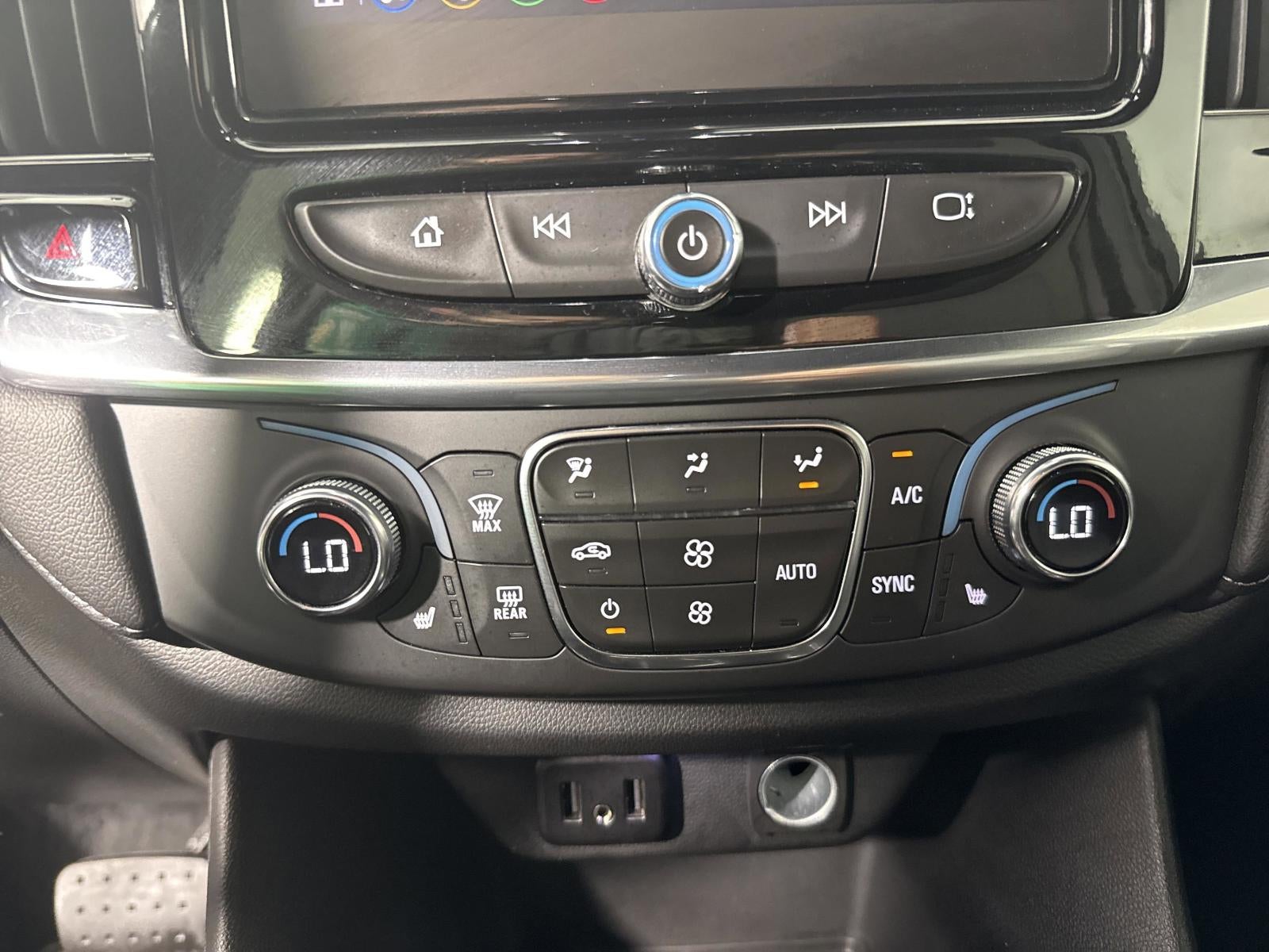 2022 Chevrolet Traverse LT Cloth