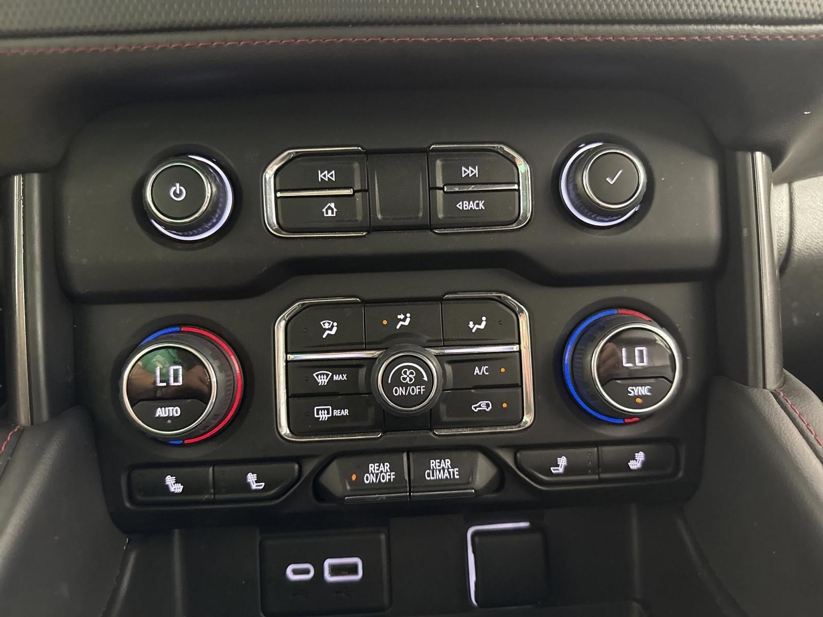 2022 Chevrolet Suburban RST