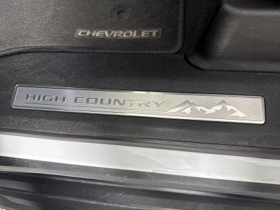 2023 Chevrolet Suburban High Country