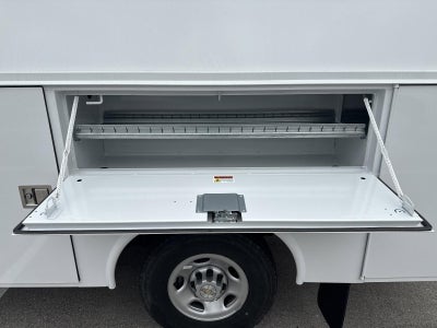 2025 Chevrolet Express Cutaway 3500 1WT