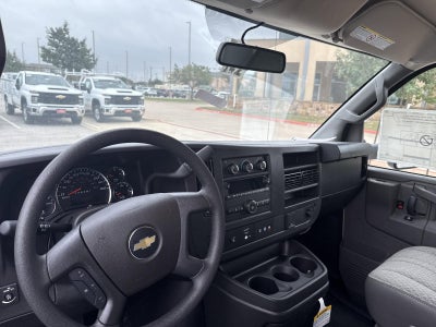 2025 Chevrolet Express Cutaway 3500 1WT