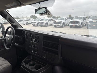 2025 Chevrolet Express Cutaway 3500 1WT