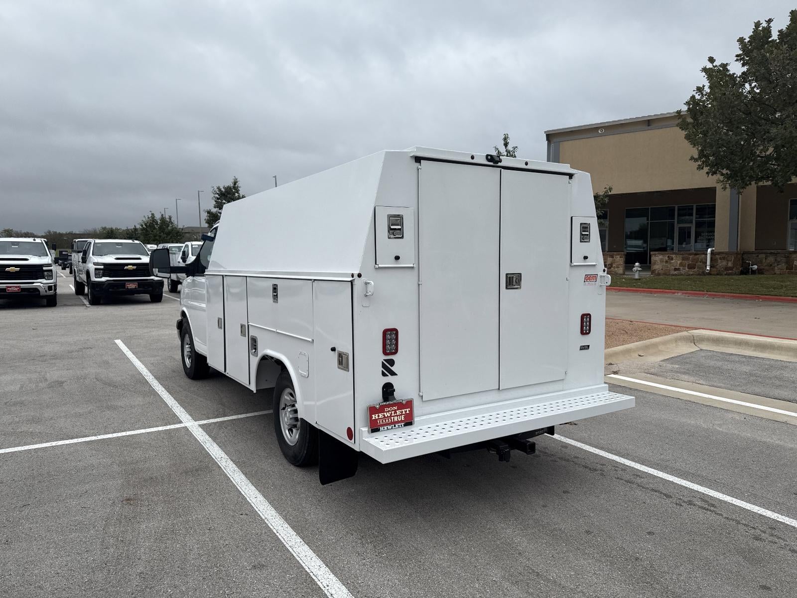 2025 Chevrolet Express Cutaway 3500 1WT