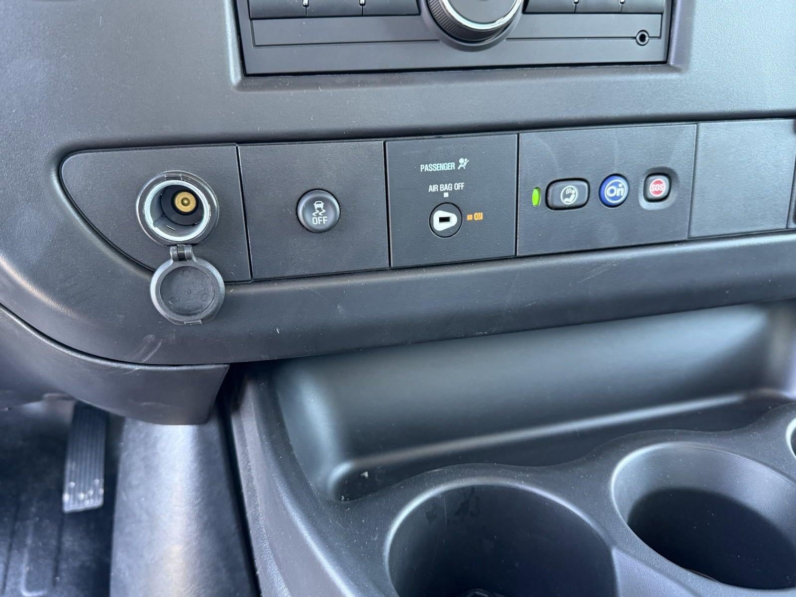 2024 Chevrolet Express Cutaway 3500 1WT