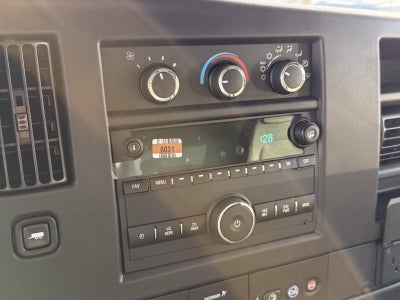 2024 Chevrolet Express Cutaway 3500 1WT