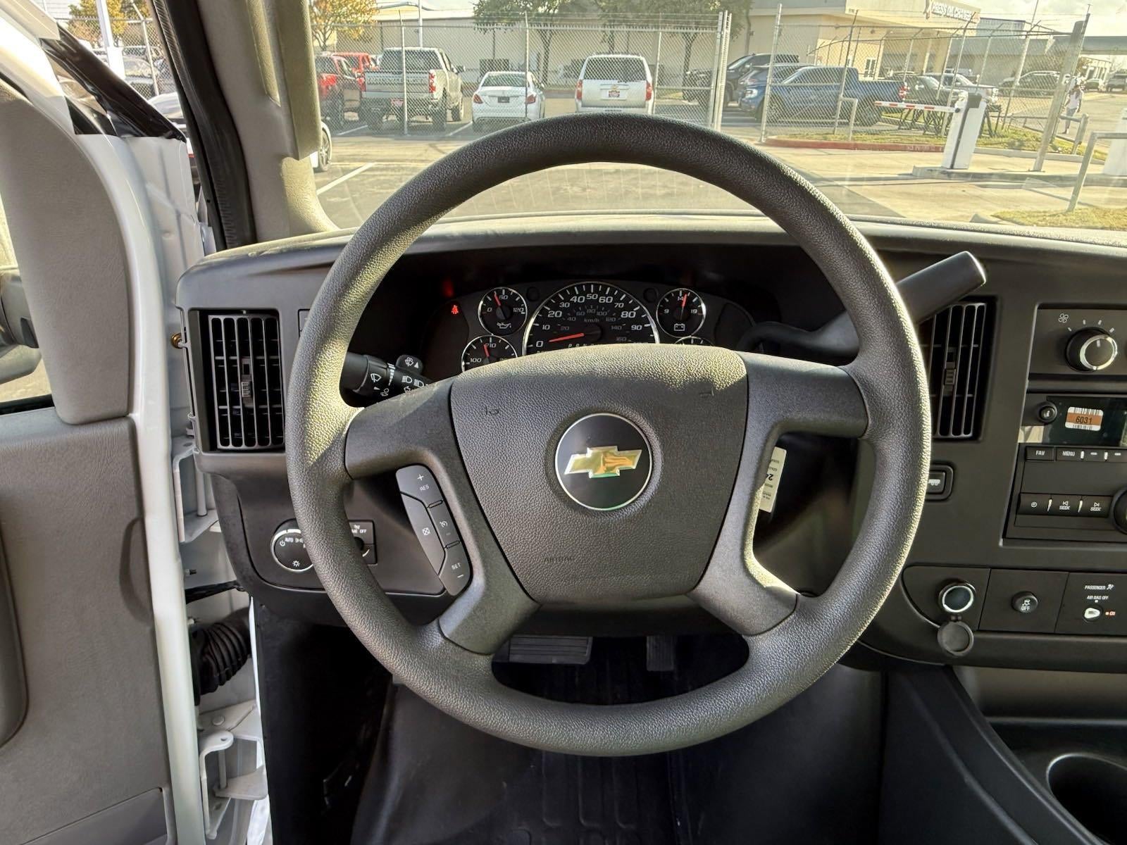 2024 Chevrolet Express Cutaway 3500 1WT