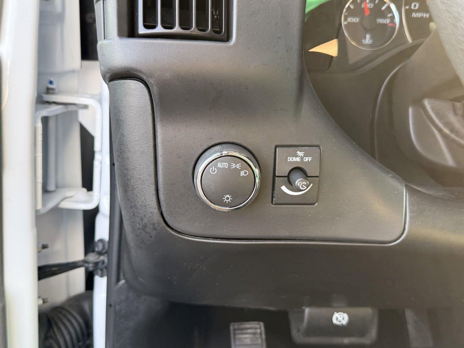 2024 Chevrolet Express Cutaway 3500 1WT