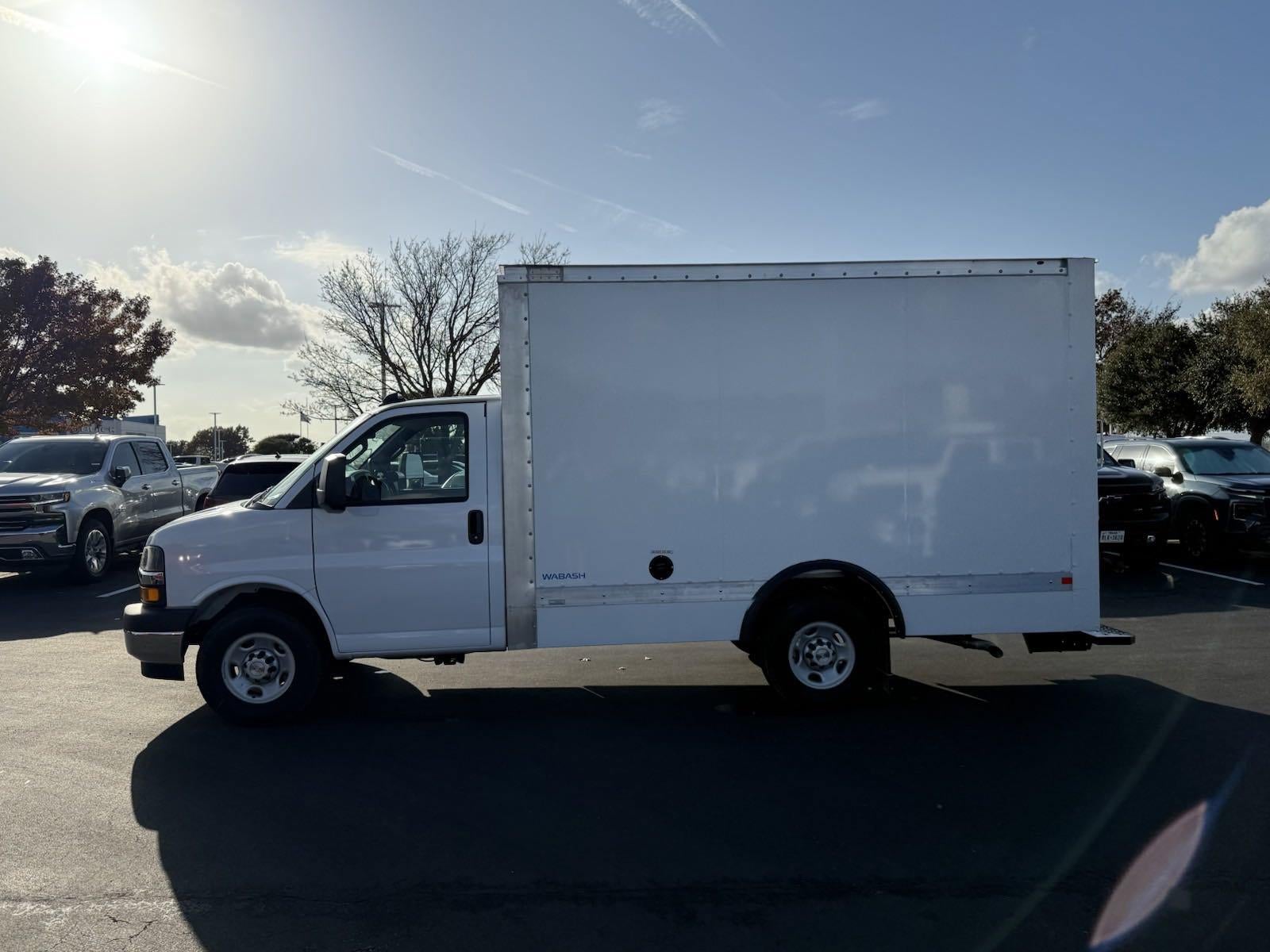 2024 Chevrolet Express Cutaway 3500 1WT