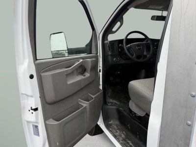 2024 Chevrolet Express Cutaway 3500 1WT