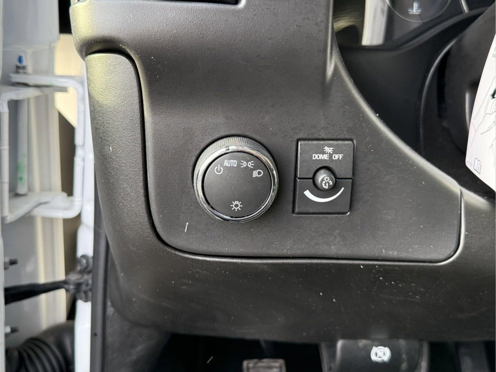 2024 Chevrolet Express Cutaway 3500 1WT