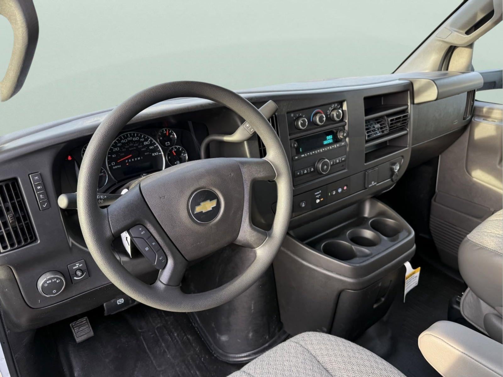 2024 Chevrolet Express Cutaway 3500 1WT