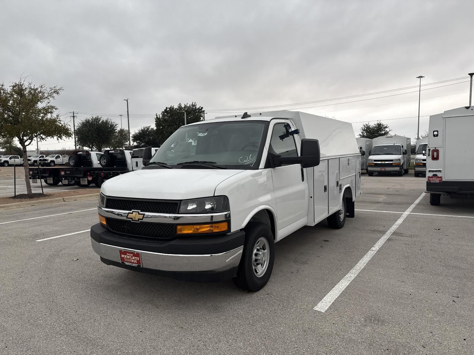 2025 Chevrolet Express Cutaway 3500 1WT