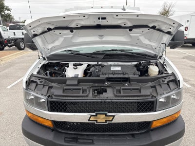 2025 Chevrolet Express Cutaway 3500 1WT