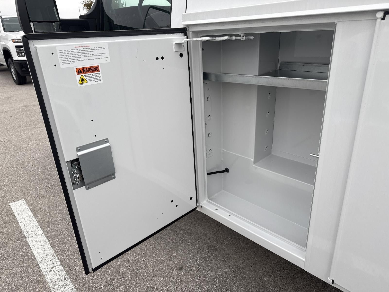 2025 Chevrolet Express Cutaway 3500 1WT