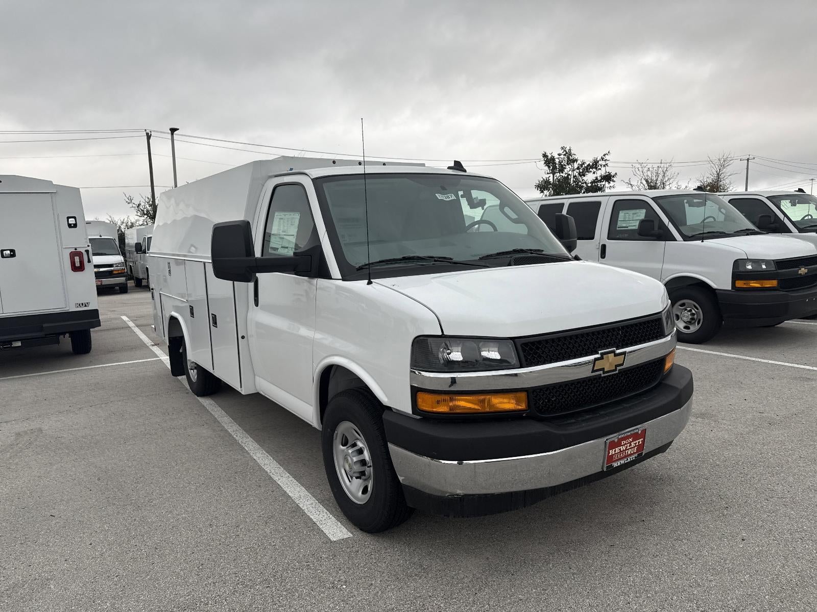 2025 Chevrolet Express Cutaway 3500 1WT