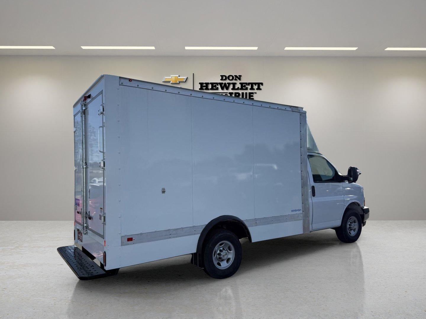 2024 Chevrolet Express Cutaway 3500 1WT