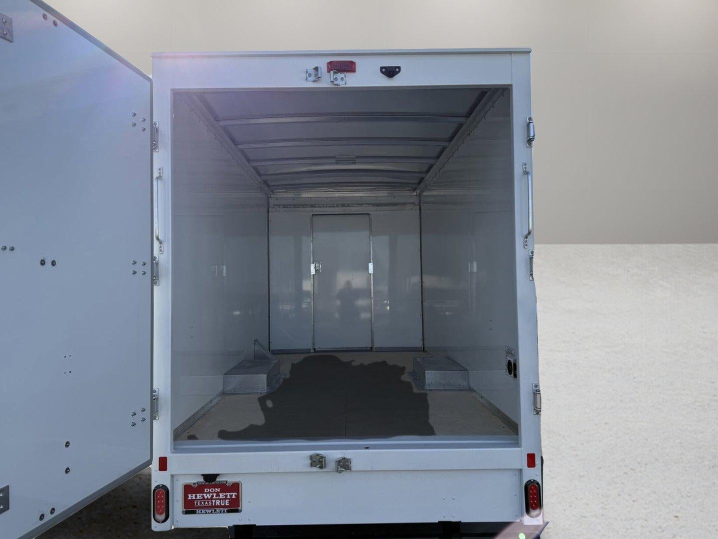 2024 Chevrolet Express Cutaway 3500 1WT