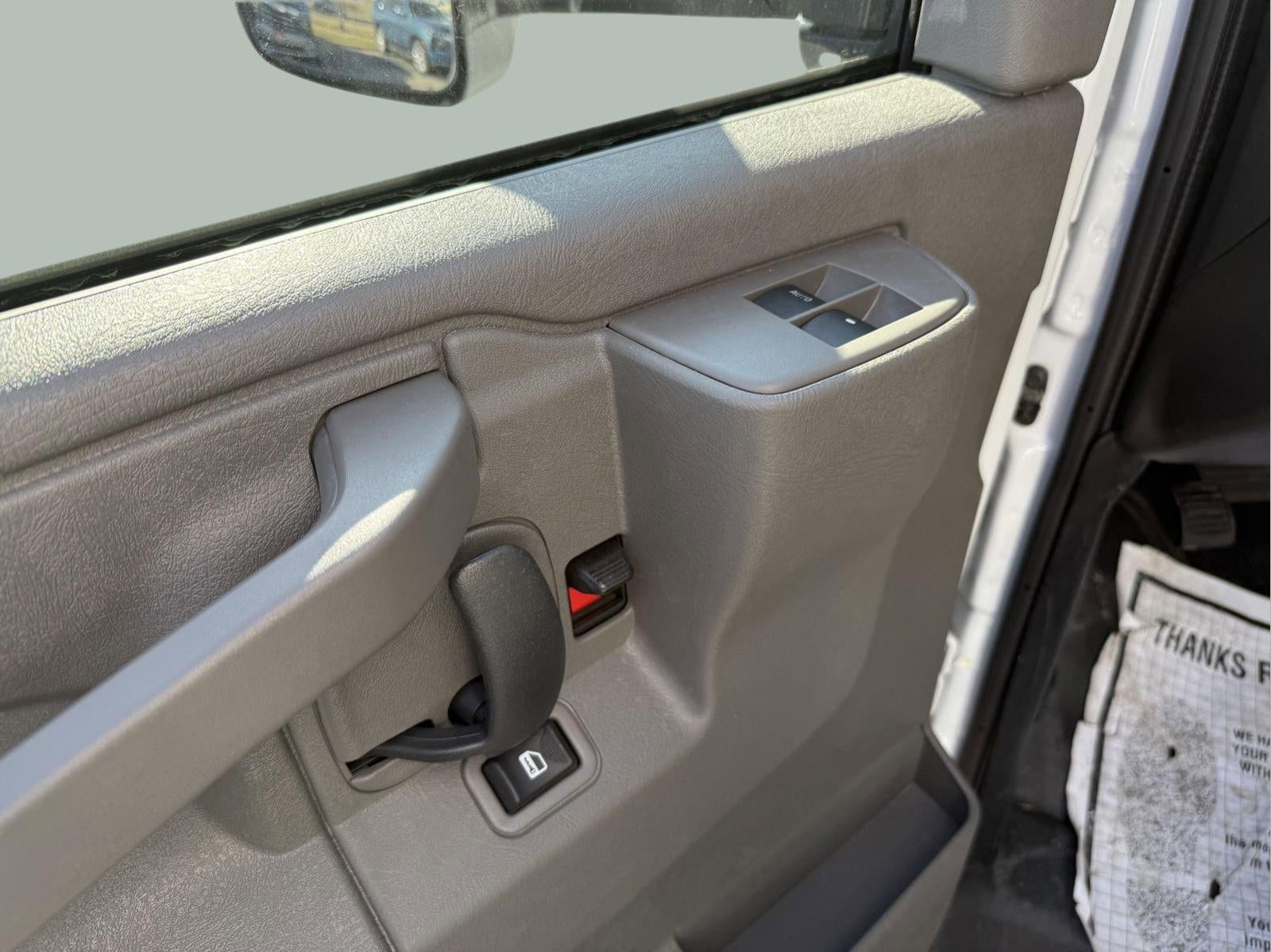 2024 Chevrolet Express Cutaway 3500 1WT