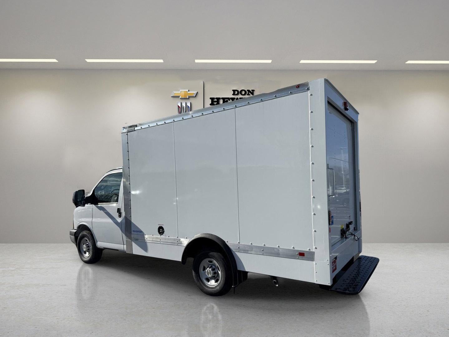 2024 Chevrolet Express Cutaway 3500 1WT