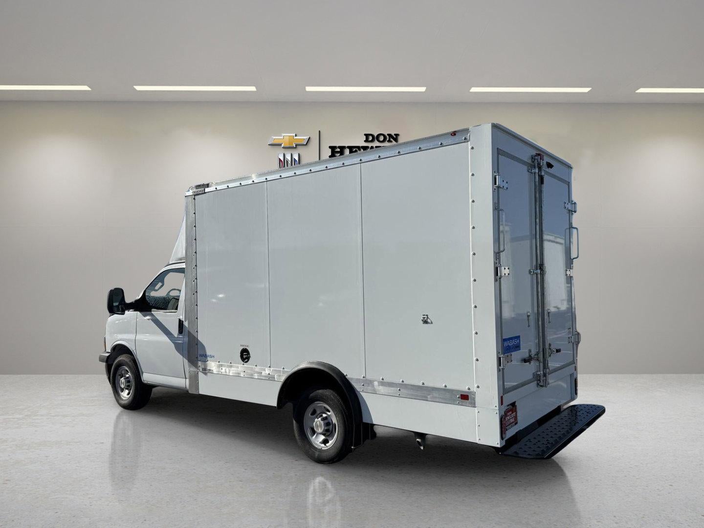 2024 Chevrolet Express Cutaway 3500 1WT