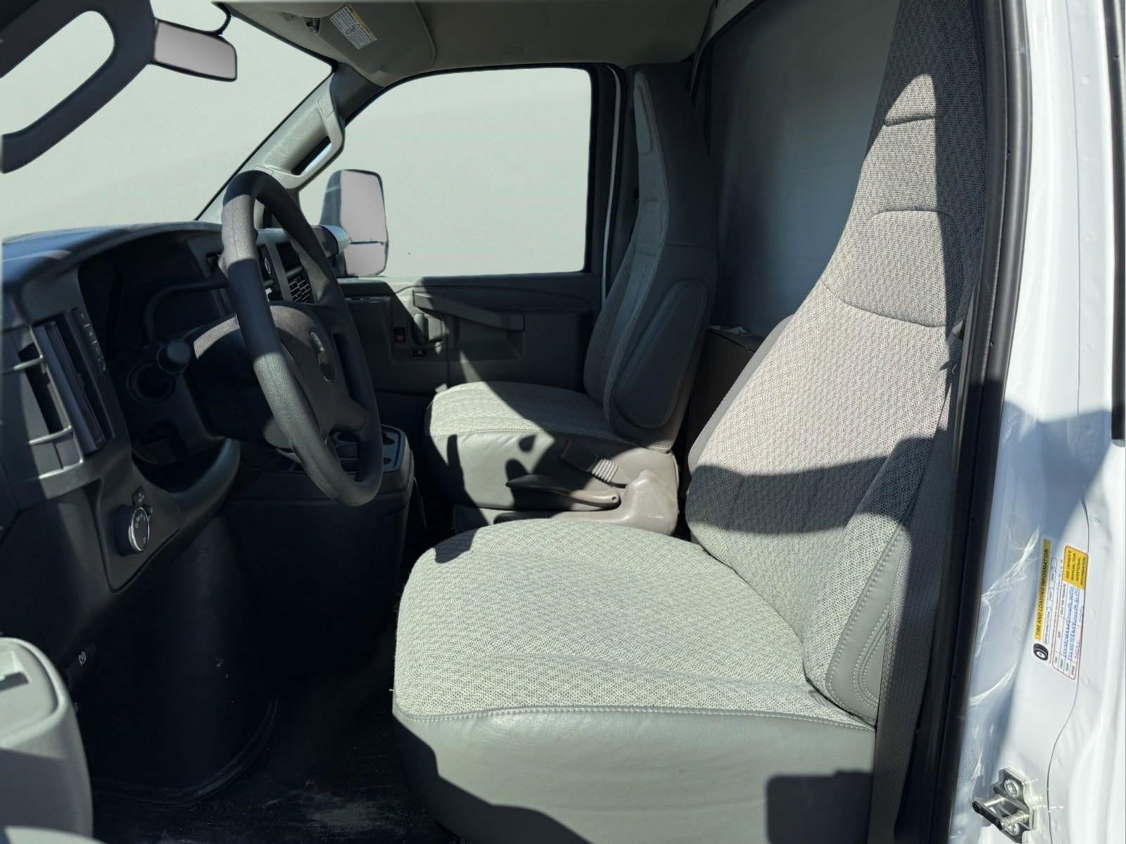 2024 Chevrolet Express Cutaway 3500 1WT