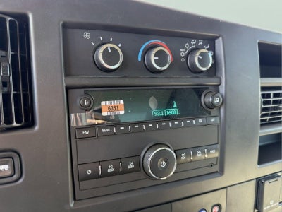 2024 Chevrolet Express Cutaway 3500 1WT