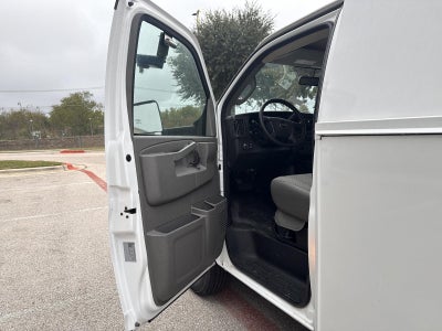 2025 Chevrolet Express Cutaway 3500 1WT