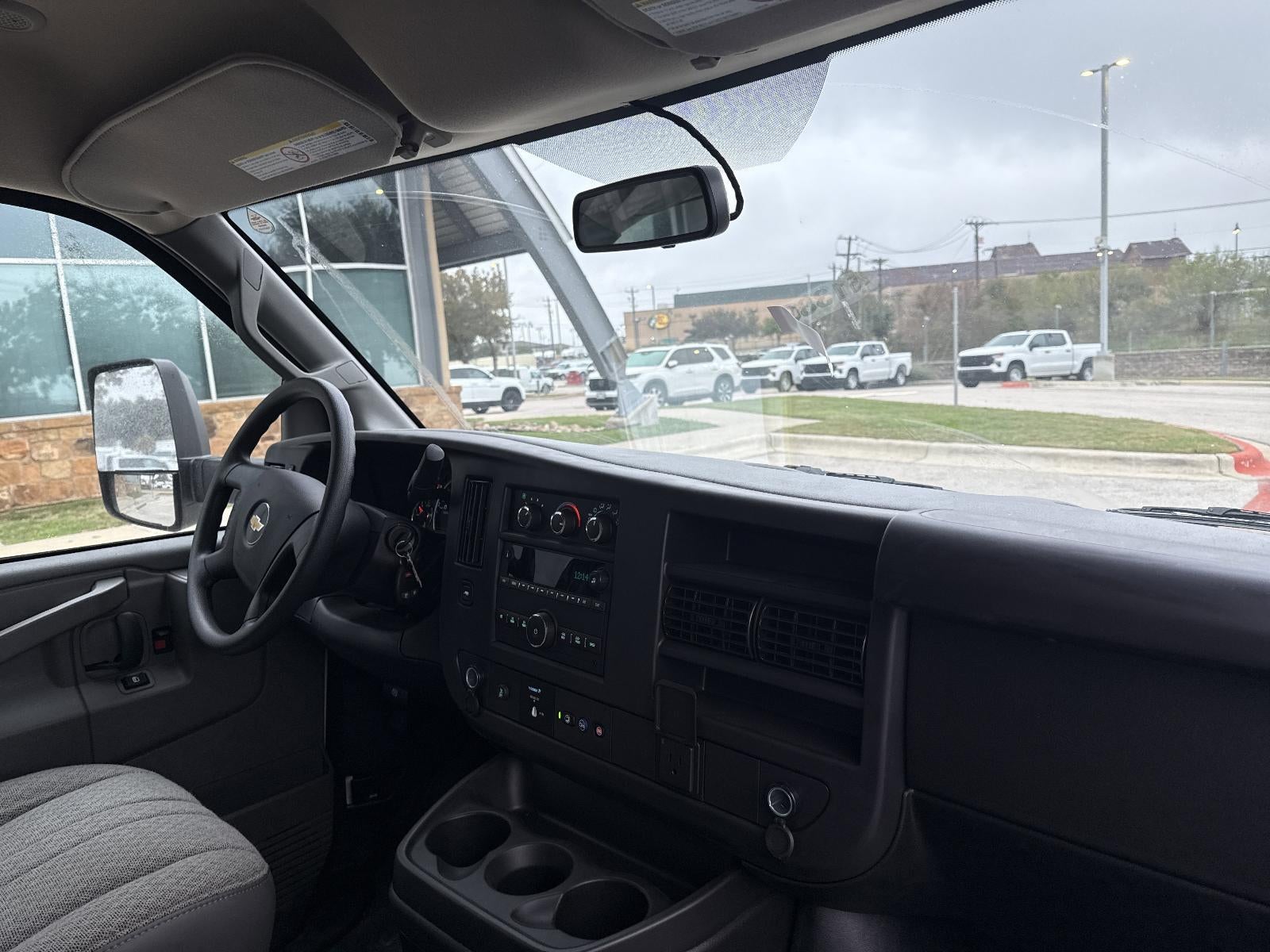 2025 Chevrolet Express Cutaway 3500 1WT